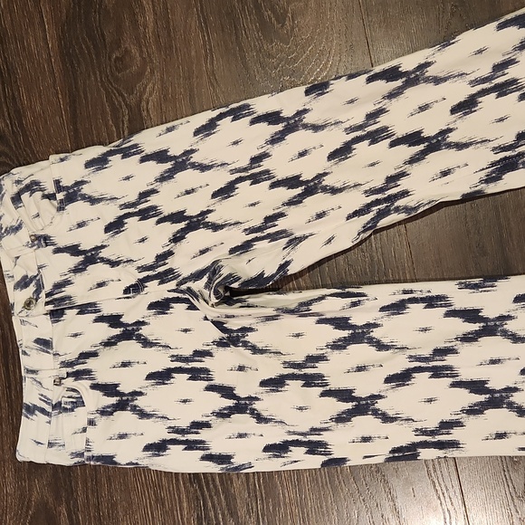 ❤️ FREE PEOPLE HIGH RISE CROP FLARE JEANS - BLUE WHITE INDIGO SKIES IKAT PRINT 6 - Picture 7 of 13